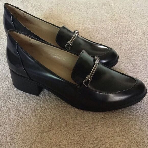 NEW Naturalizer Naples Slip On Loafers - Picture 2 of 9